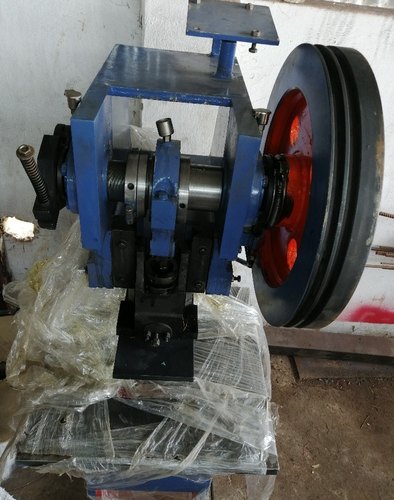Slipper Sole Cutting Machine